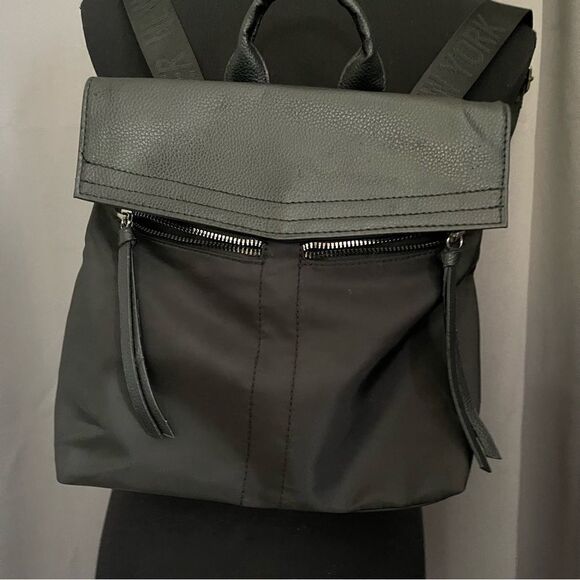 Botkier New York Black Mini Trigger Backpack - Picture 15 of 15